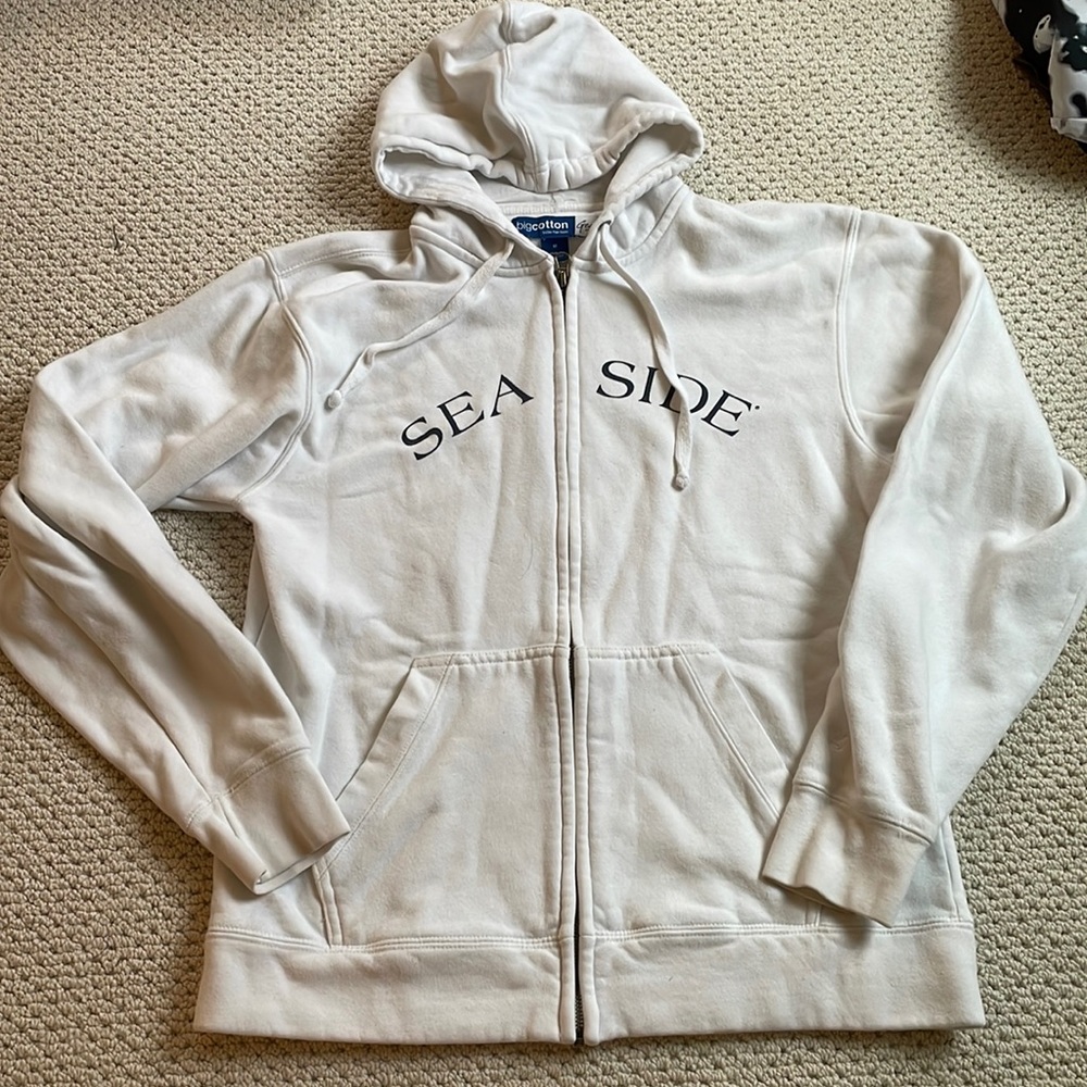 Seaside zip up